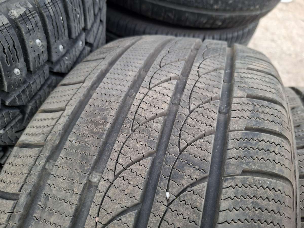 Tracmax, universalios 245/40 R19