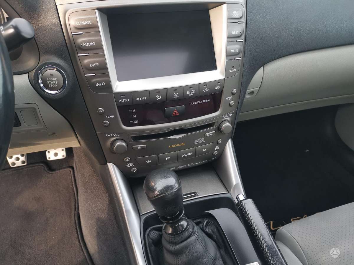 Lexus IS 220, 2.2 l., Седан