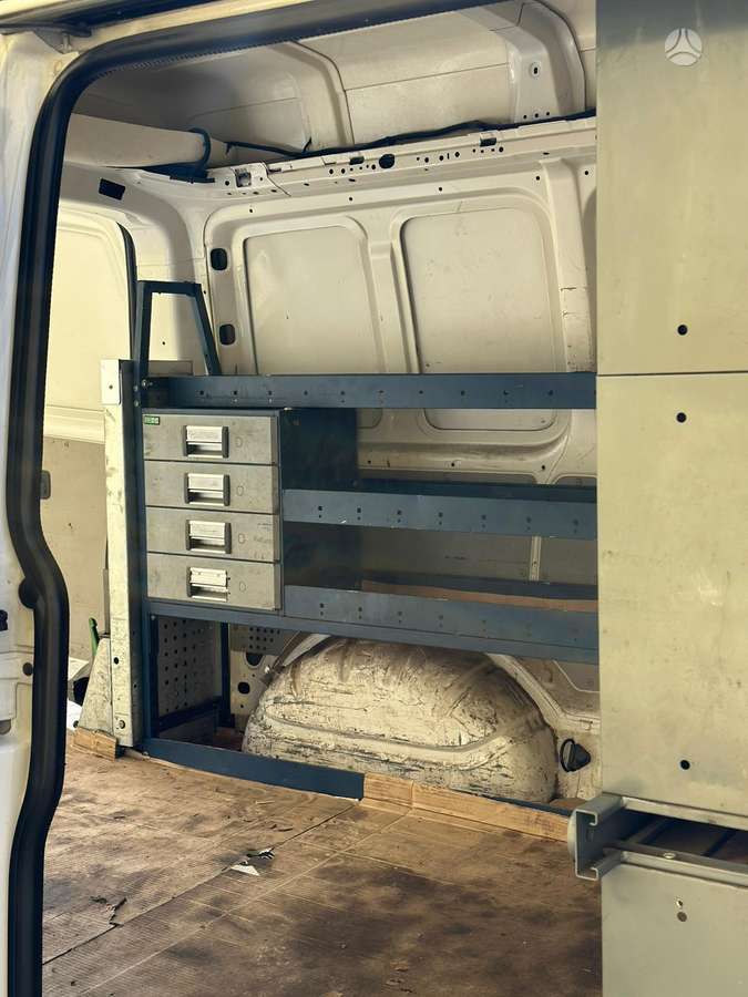 Volkswagen Transporter - 8