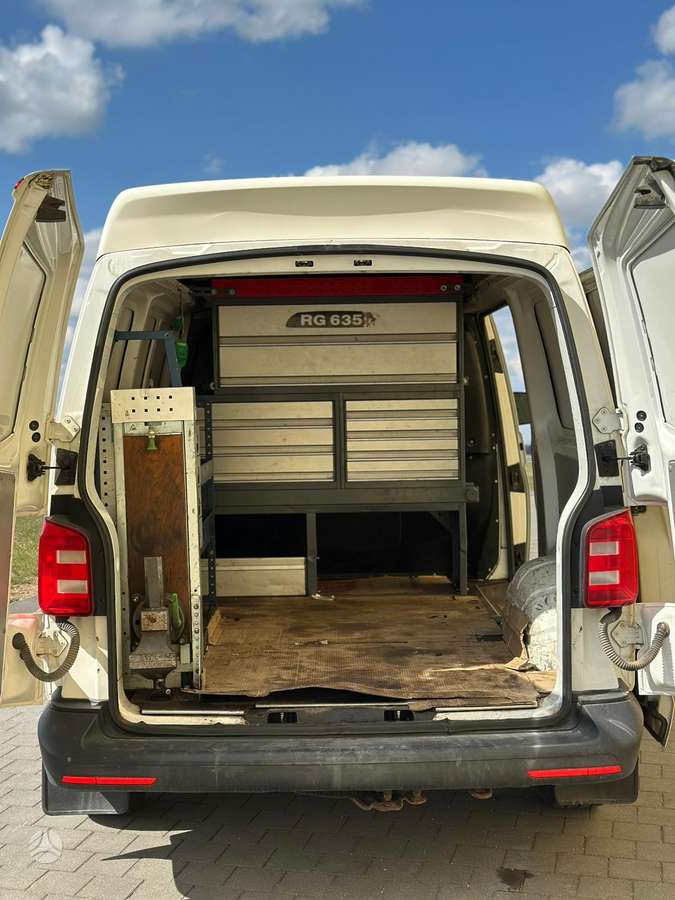 Volkswagen Transporter - 9