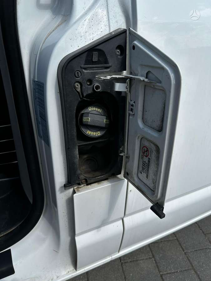 Volkswagen Transporter - 11