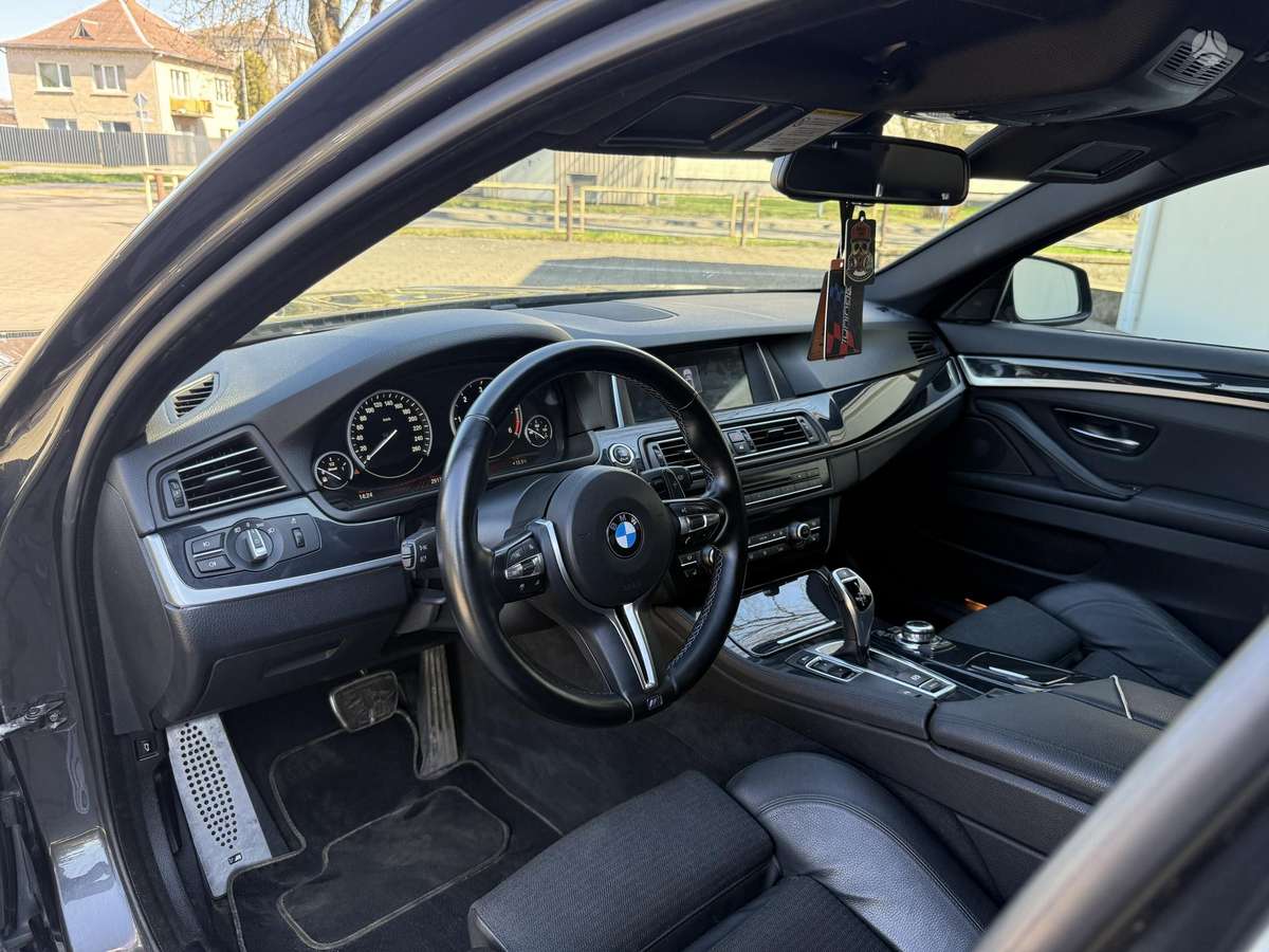 BMW 520, 2.0 l., Седан