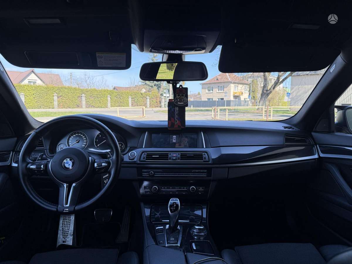 BMW 520, 2.0 l., Седан