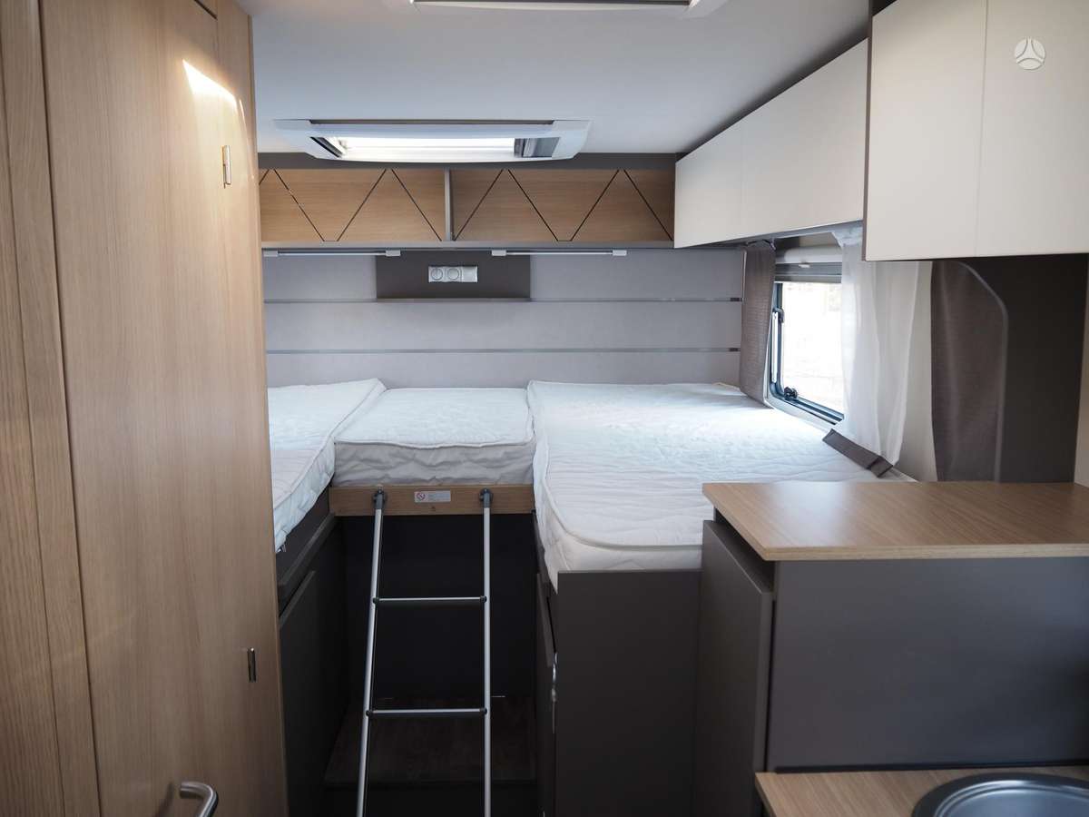 LMC 1055, campers