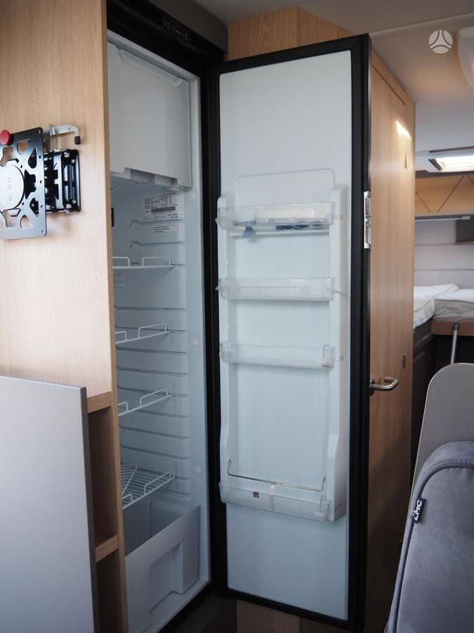 LMC 1055, campers