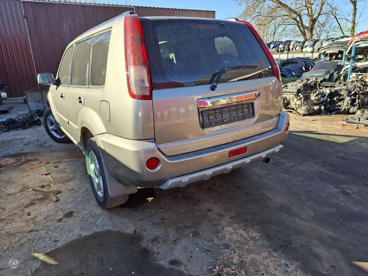 Nissan X-Trail for parts
