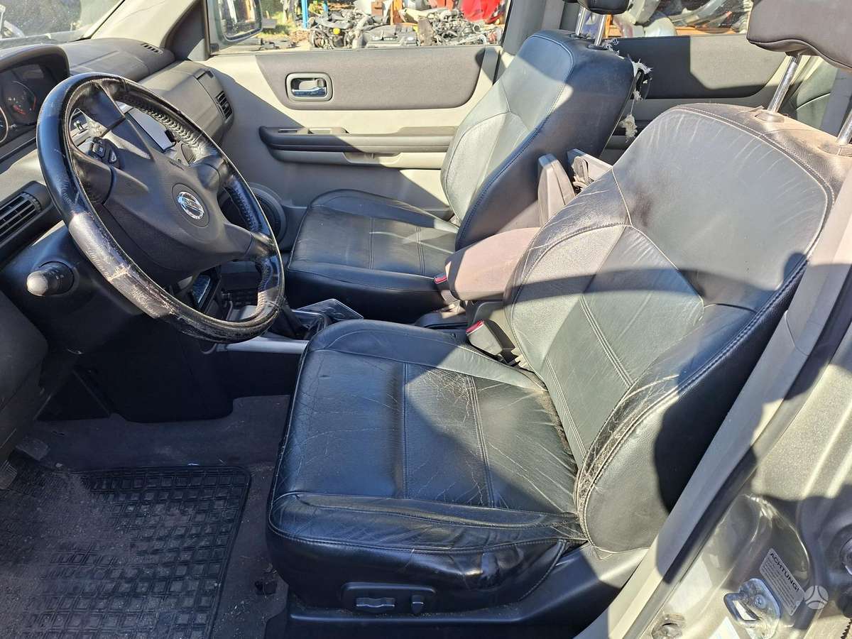 Nissan X-Trail for parts