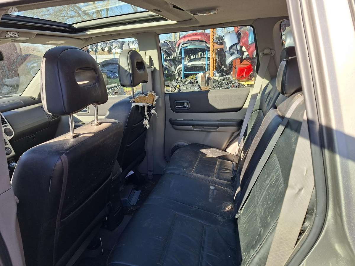 Nissan X-Trail for parts