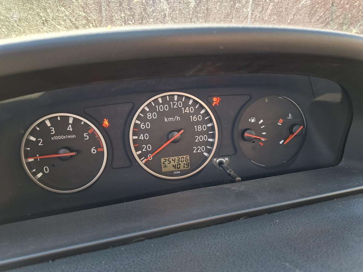Nissan X-Trail for parts