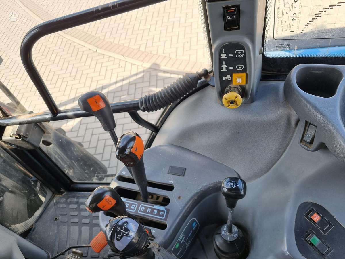 New Holland TS110, тракторы
