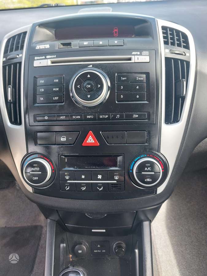 Kia Ceed, 1.6 l., hatchback