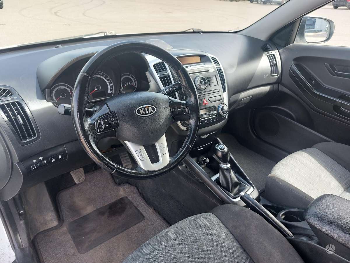 Kia Ceed, 1.6 l., hatchback