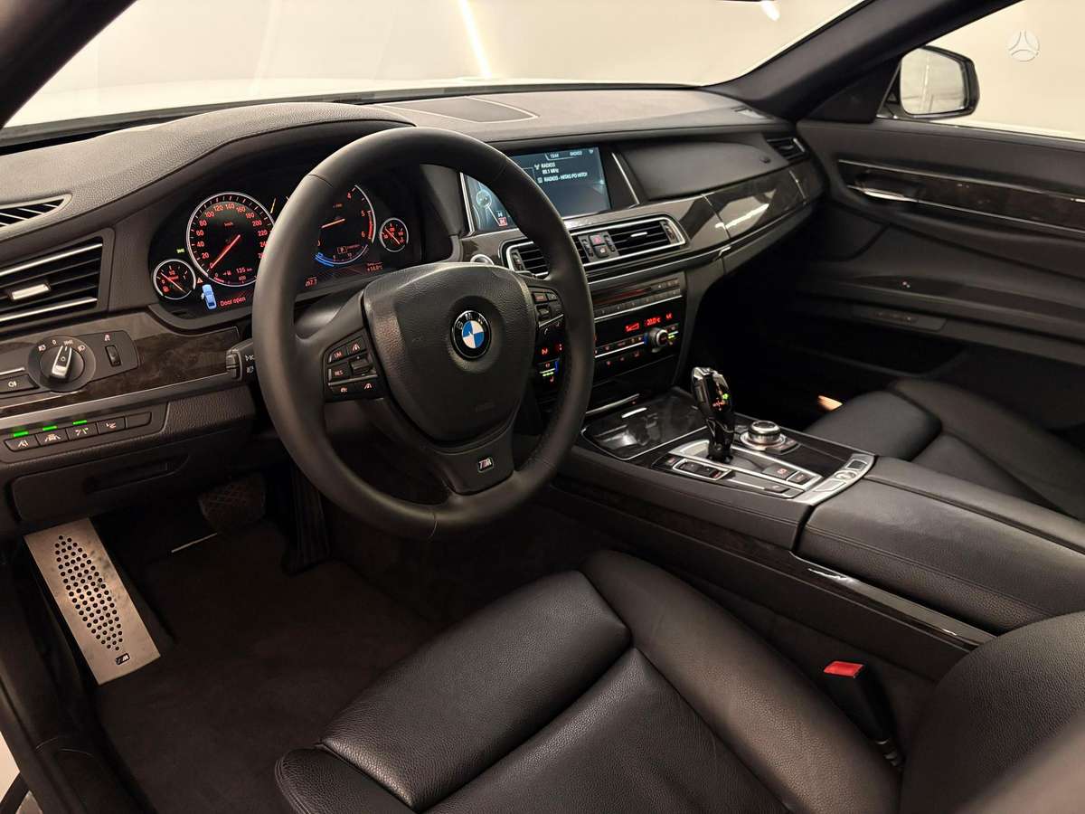 BMW 740, 3.0 l., Седан
