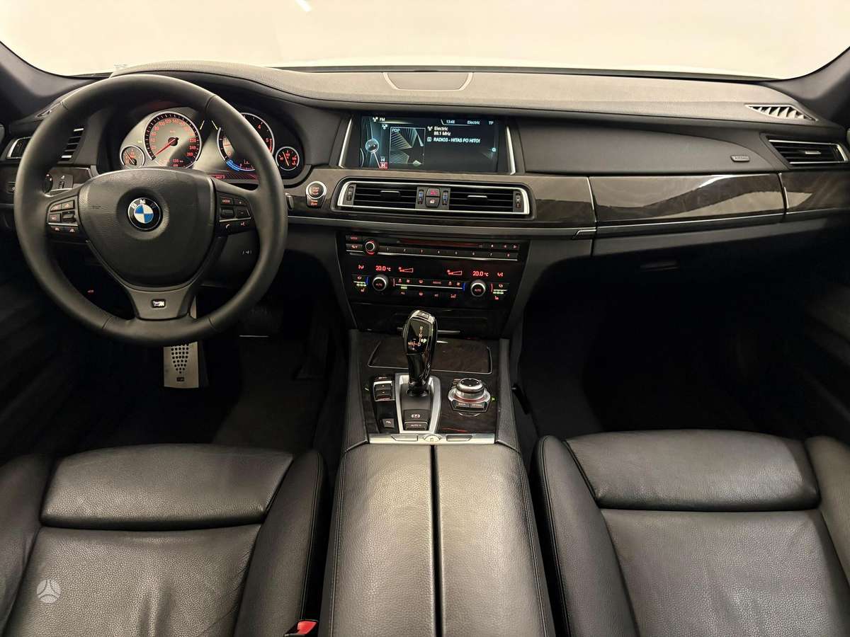 BMW 740, 3.0 l., Седан