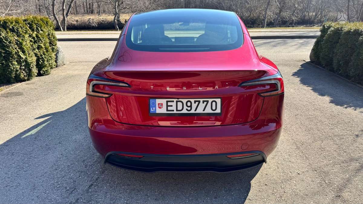 Tesla Model 3 - 2