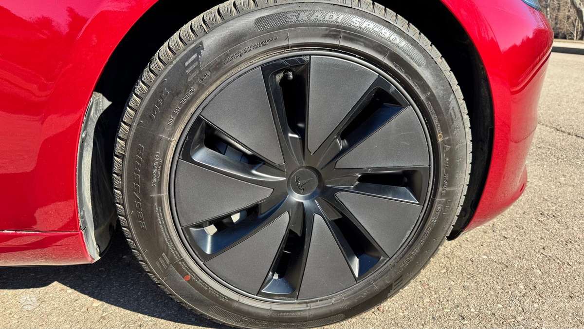 Tesla Model 3 - 11