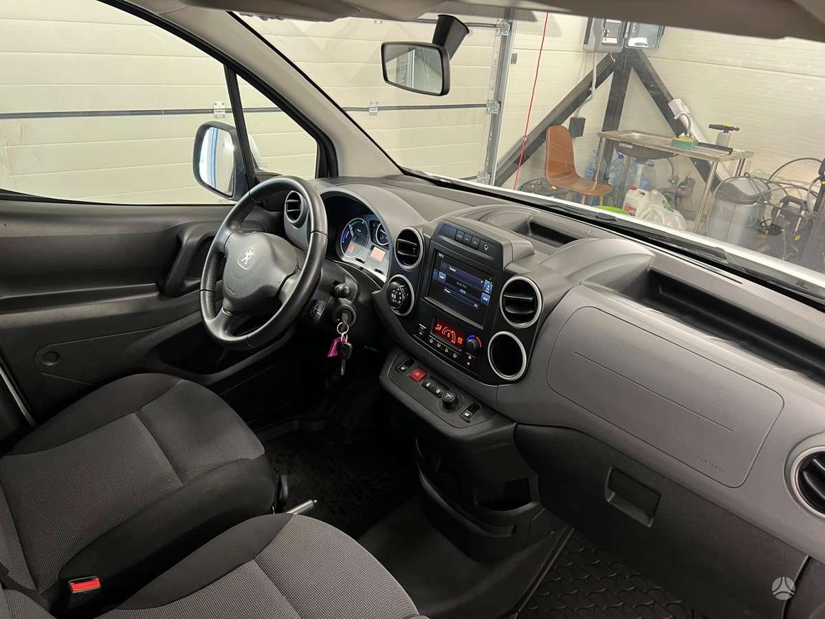 Peugeot Partner, Коммерческий
