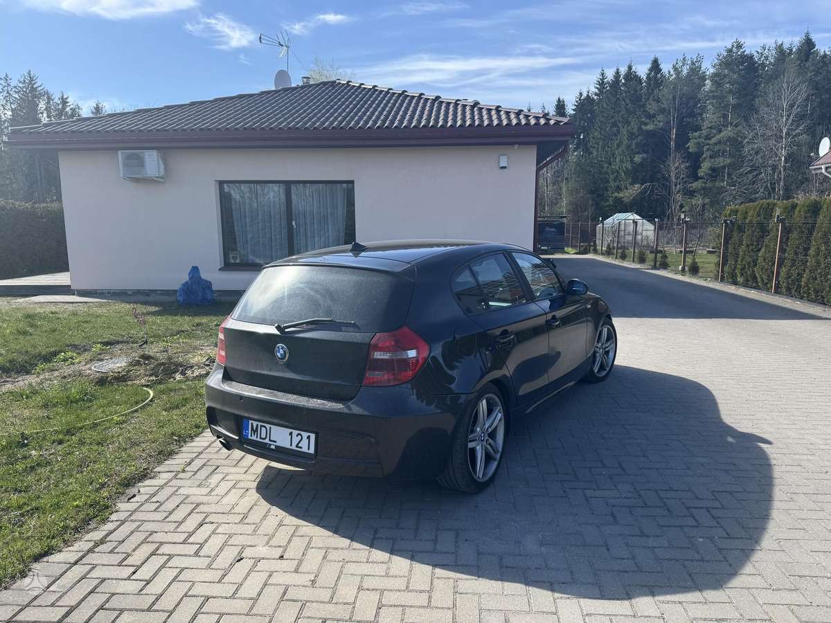 BMW 120, 2.0 l., hatchback