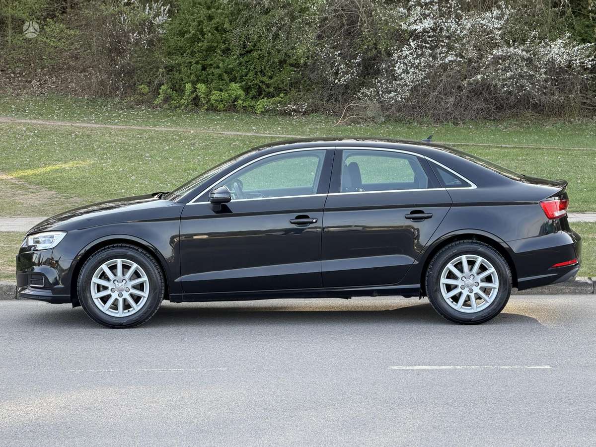 Audi A3, 1.0 l., Седан