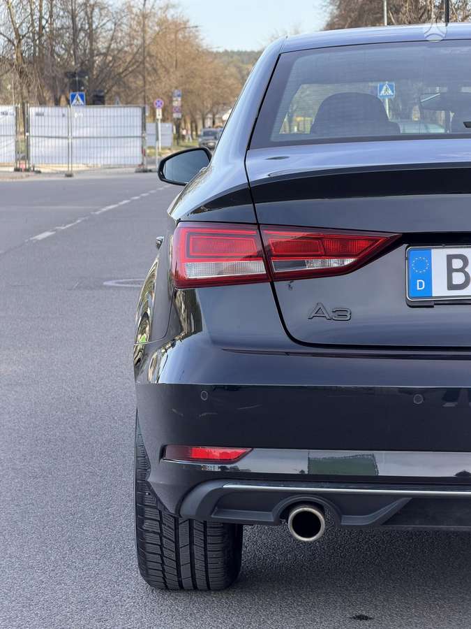 Audi A3, 1.0 l., Седан