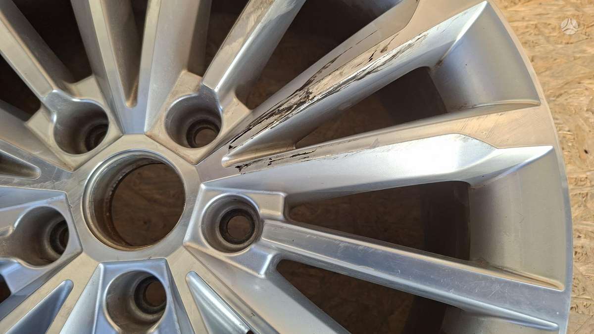 Skoda Kodiaq, 663601025E, Cen30794