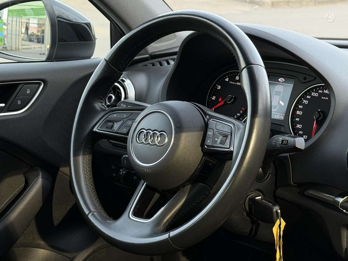 Audi A3, 1.0 l., Седан