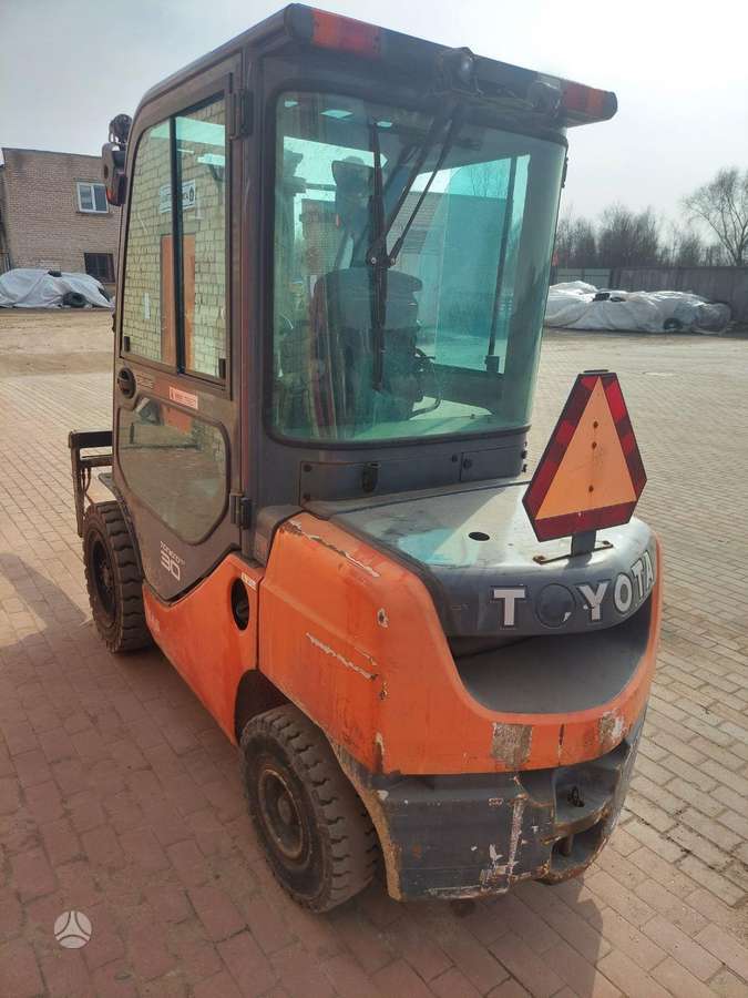 Toyota 06-8FD30F, вилочные погрузчики