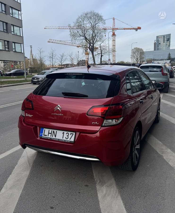 Citroen C4, 1.2 l., hatchback