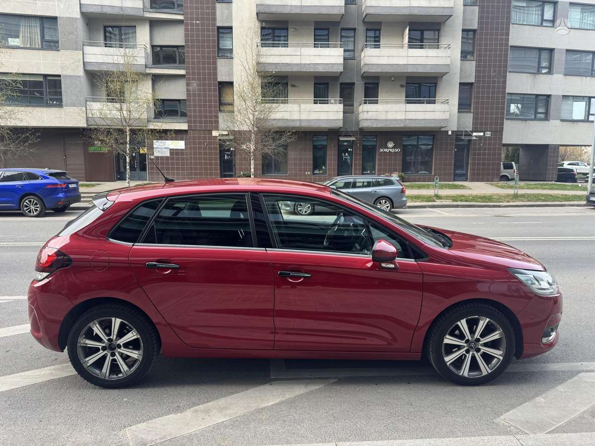 Citroen C4, 1.2 l., Хэтчбек