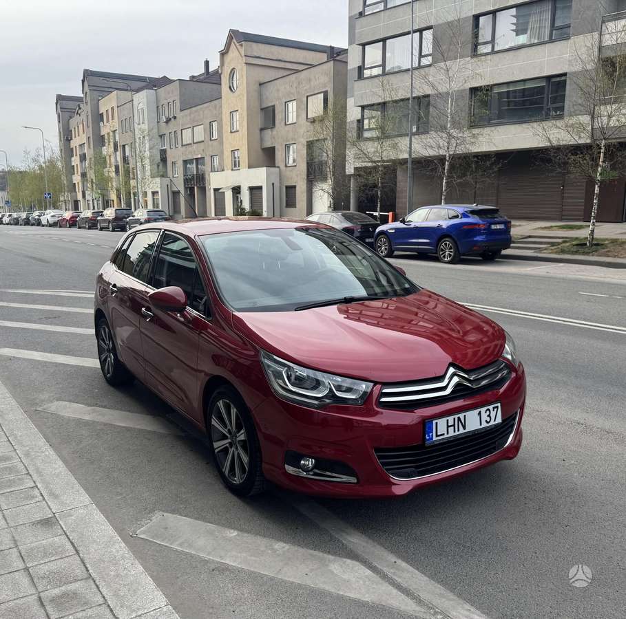 Citroen C4, 1.2 l., Хэтчбек