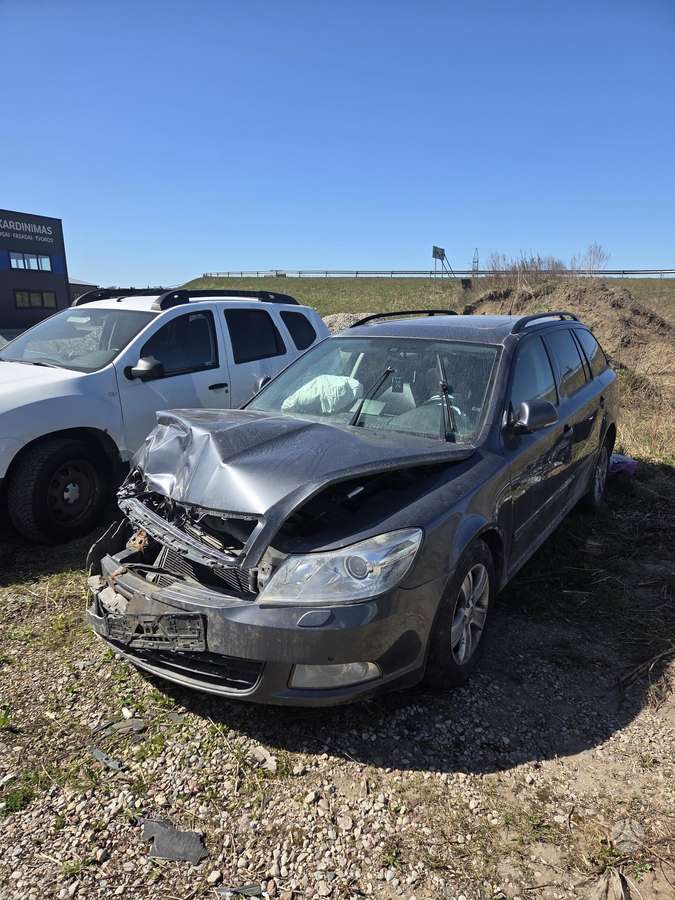 Skoda Octavia dalimis. Parduodama visa arba dalimis