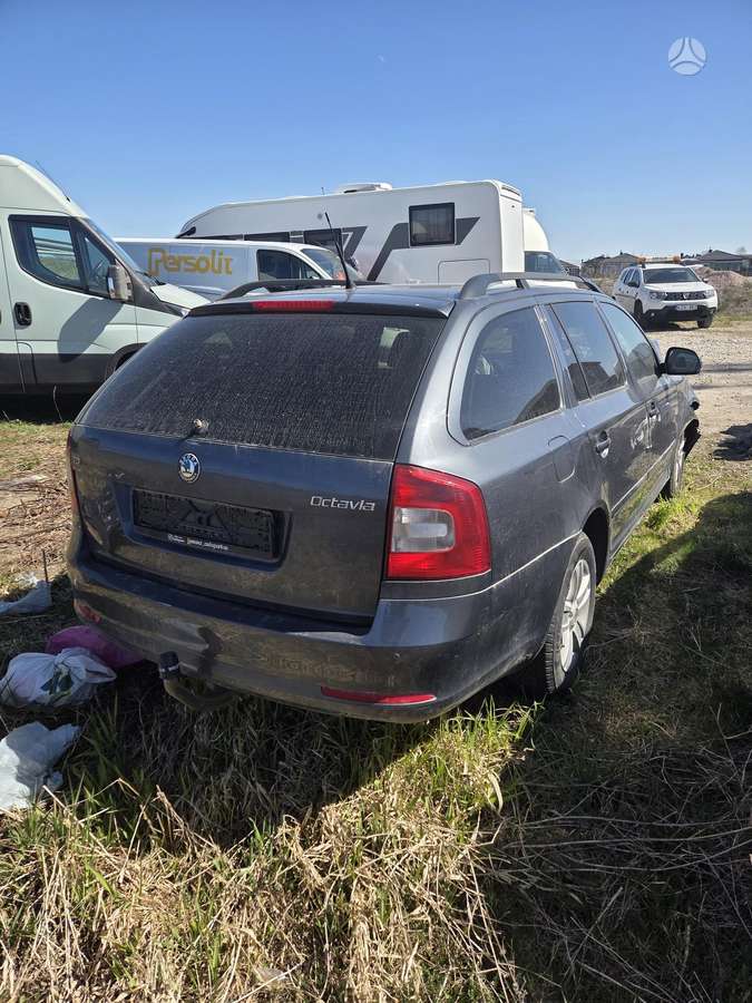 Skoda Octavia dalimis. Parduodama visa arba dalimis