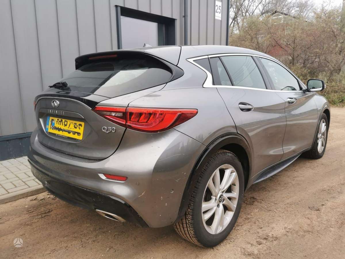 Infiniti Q30 по частям