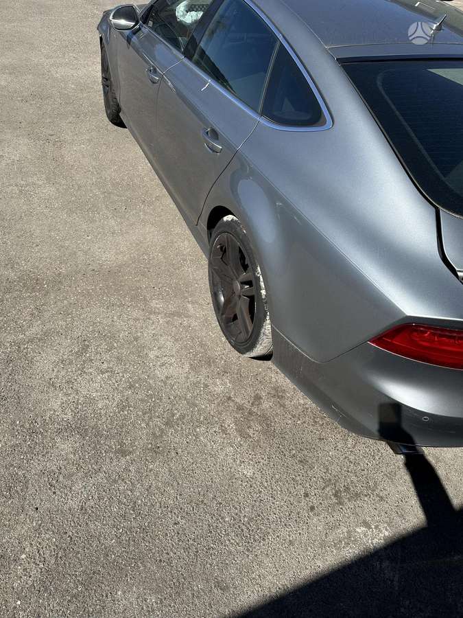 Audi A7 dalimis. Detaliu pristatymas