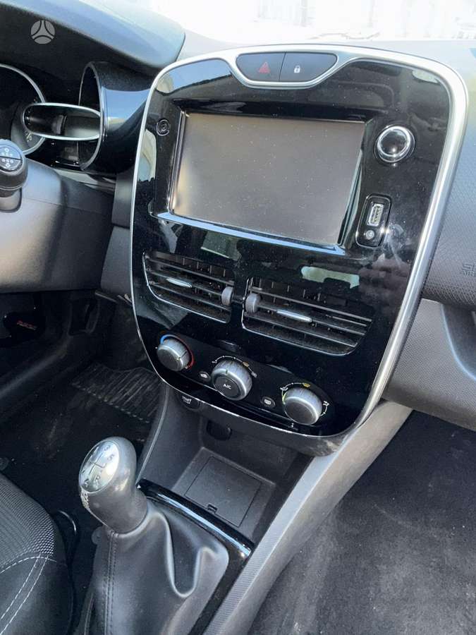 Renault Clio по частям. Spalvos kodas dv369