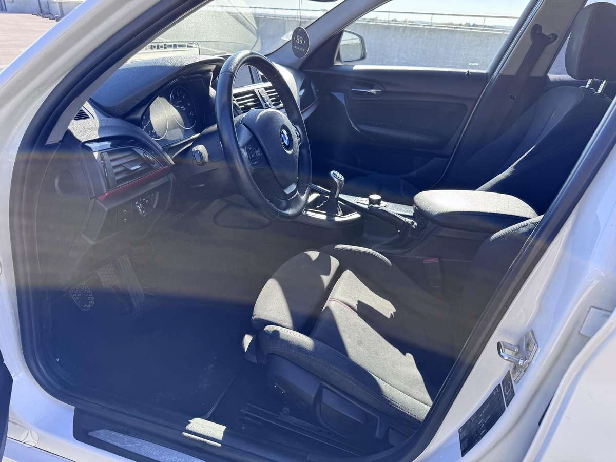 BMW 118, 2.0 l., hatchback