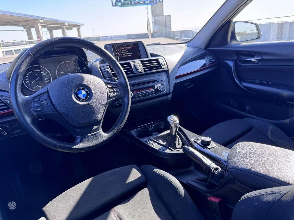 BMW 118, 2.0 l., hatchback