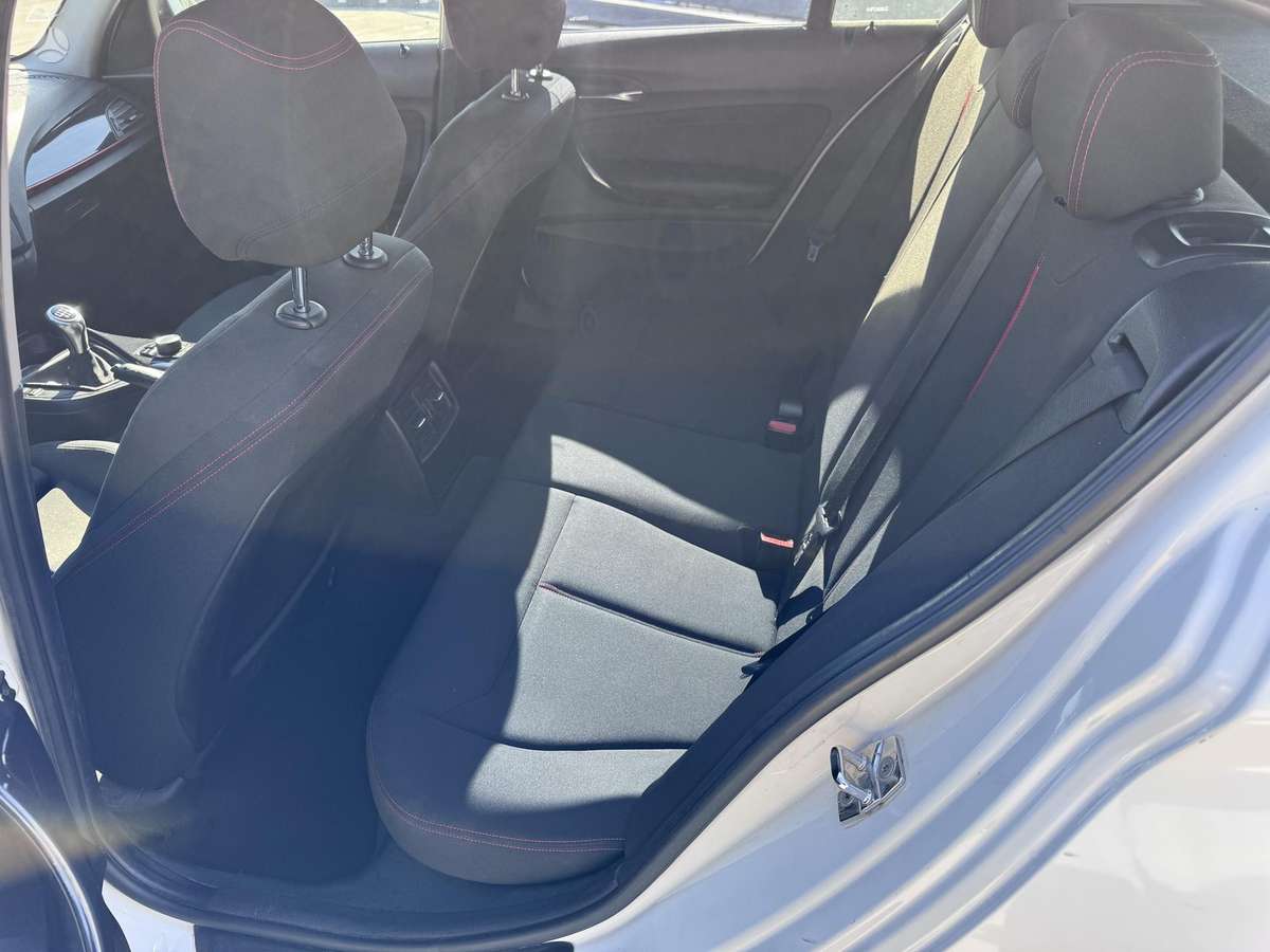 BMW 118, 2.0 l., hatchback