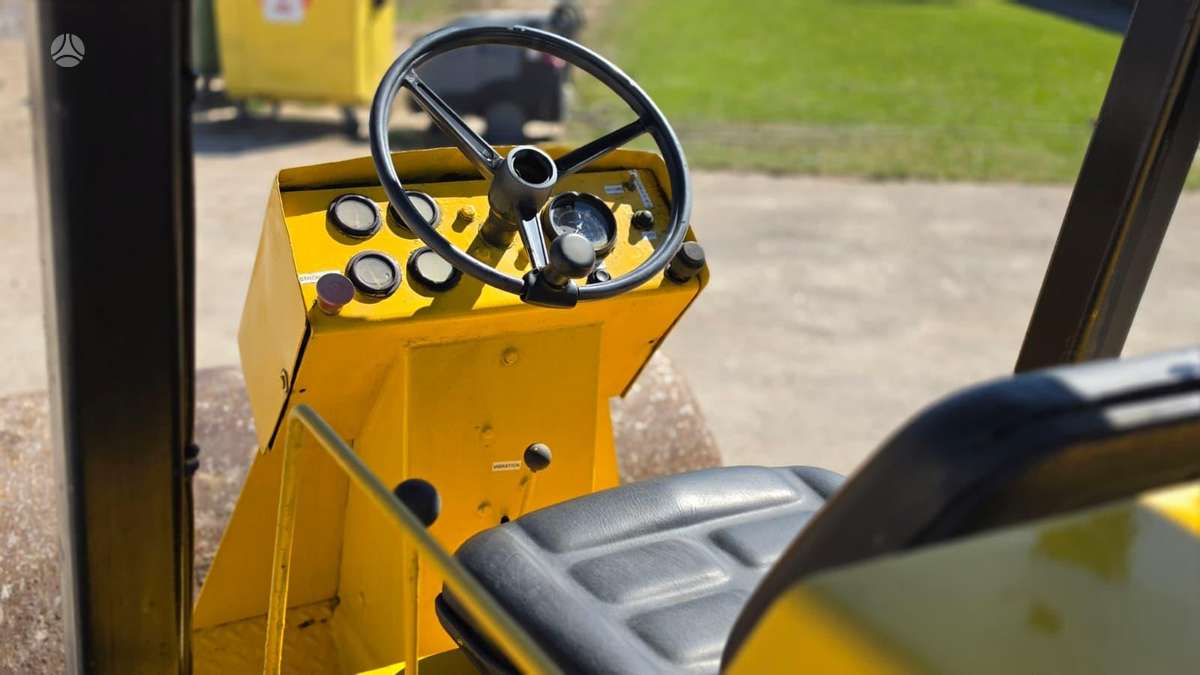 Dynapac CA121, vibrator / compactor