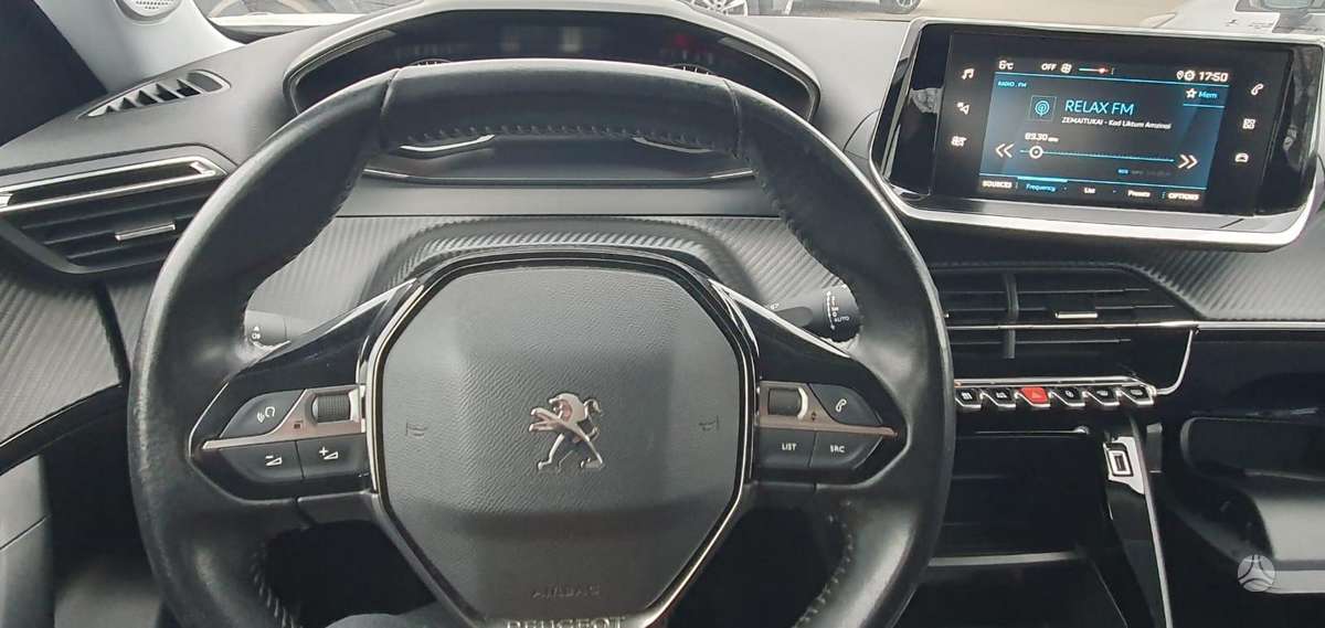 Peugeot 2008 - 11