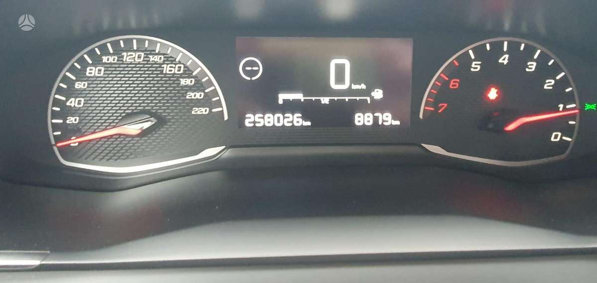 Peugeot 2008 - 12