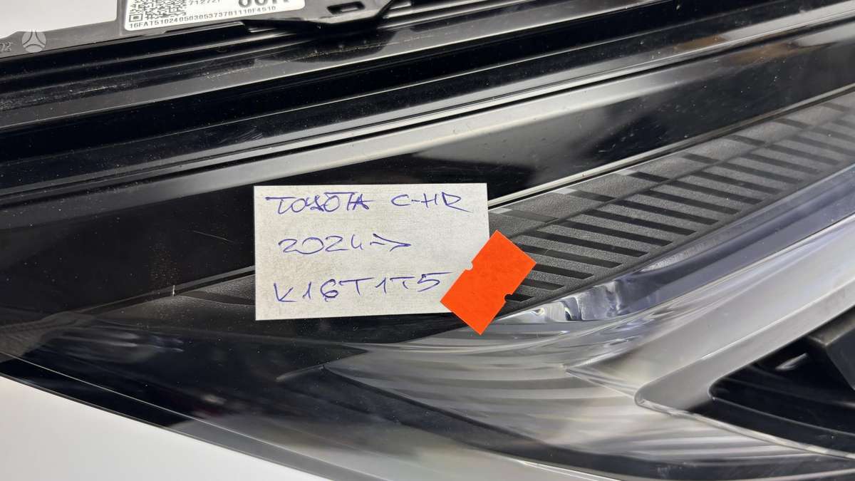 Toyota C-HR, 81110F4510, Cen30639
