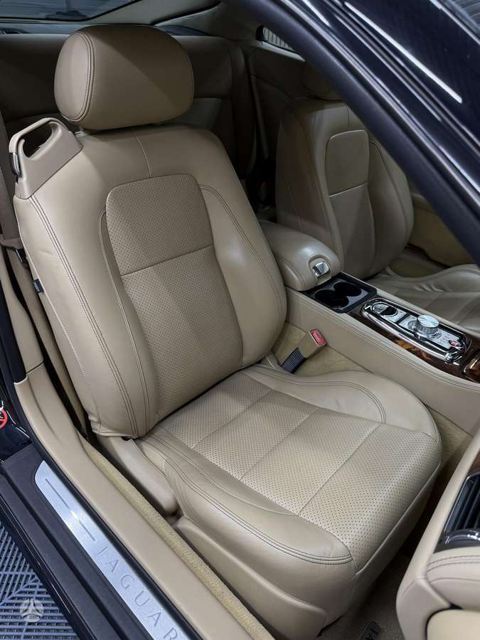 Jaguar XK, 5.0 l., coupe