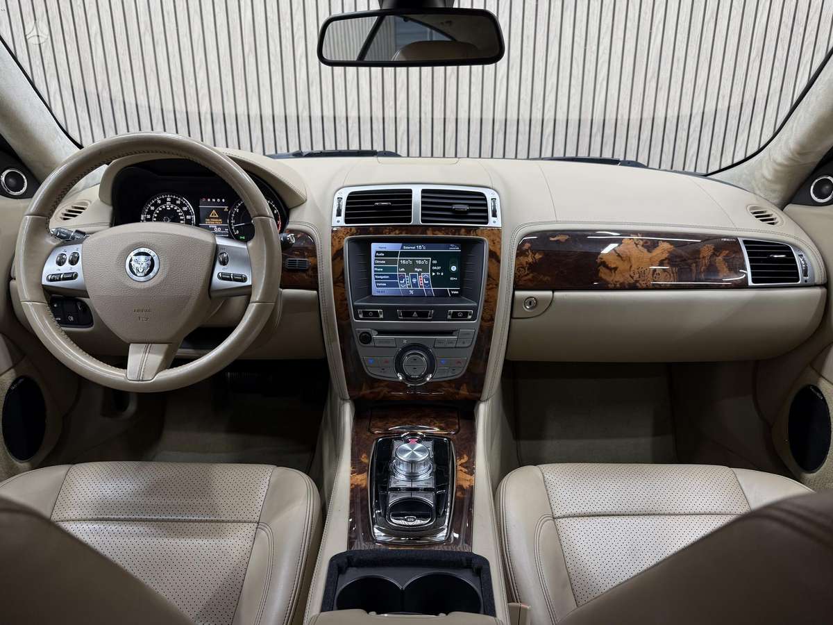 Jaguar XK, 5.0 l., coupe