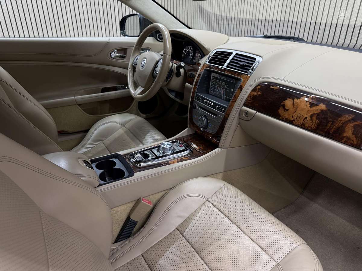 Jaguar XK, 5.0 l., coupe