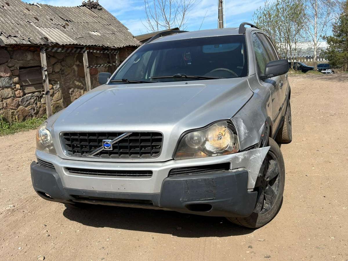 Volvo XC90 for parts
