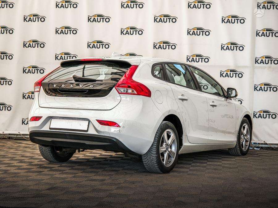 Volvo V40, 2.0 l., Хэтчбек