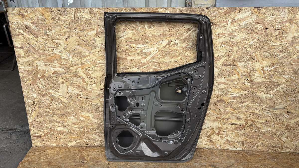 Nissan Navara Cen30670