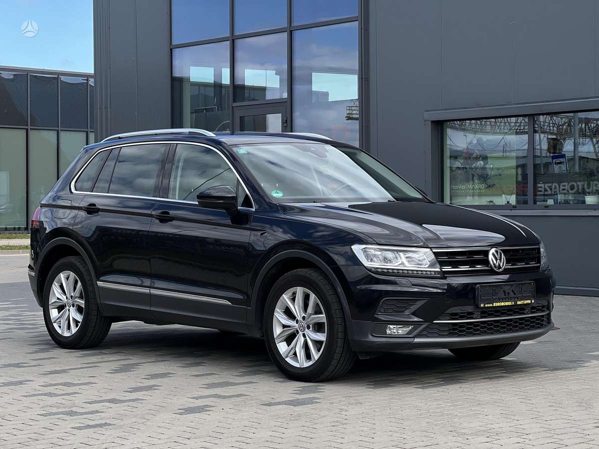 Volkswagen Tiguan - 1