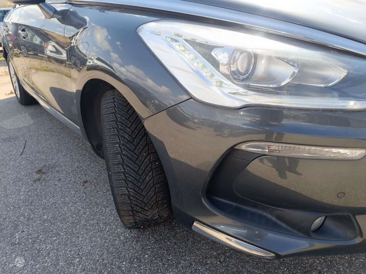 Citroen DS5, 1.6 l., Хэтчбек
